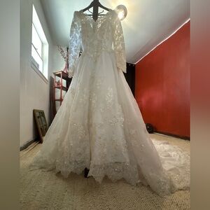 ICONIC Oleg Cassini Ivory Bridal Gown